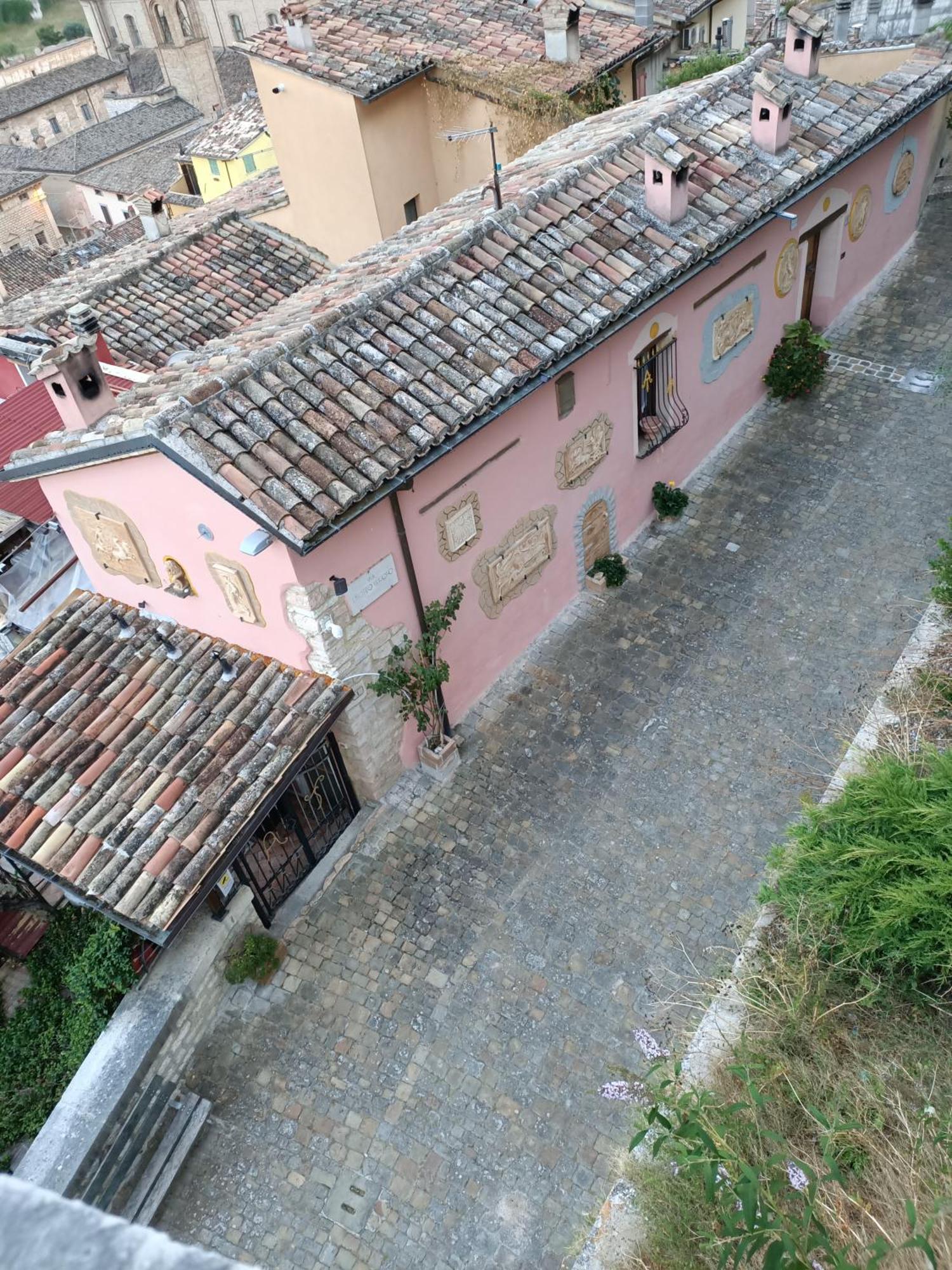 La Corte Alta Hotel Fossombrone Exterior photo