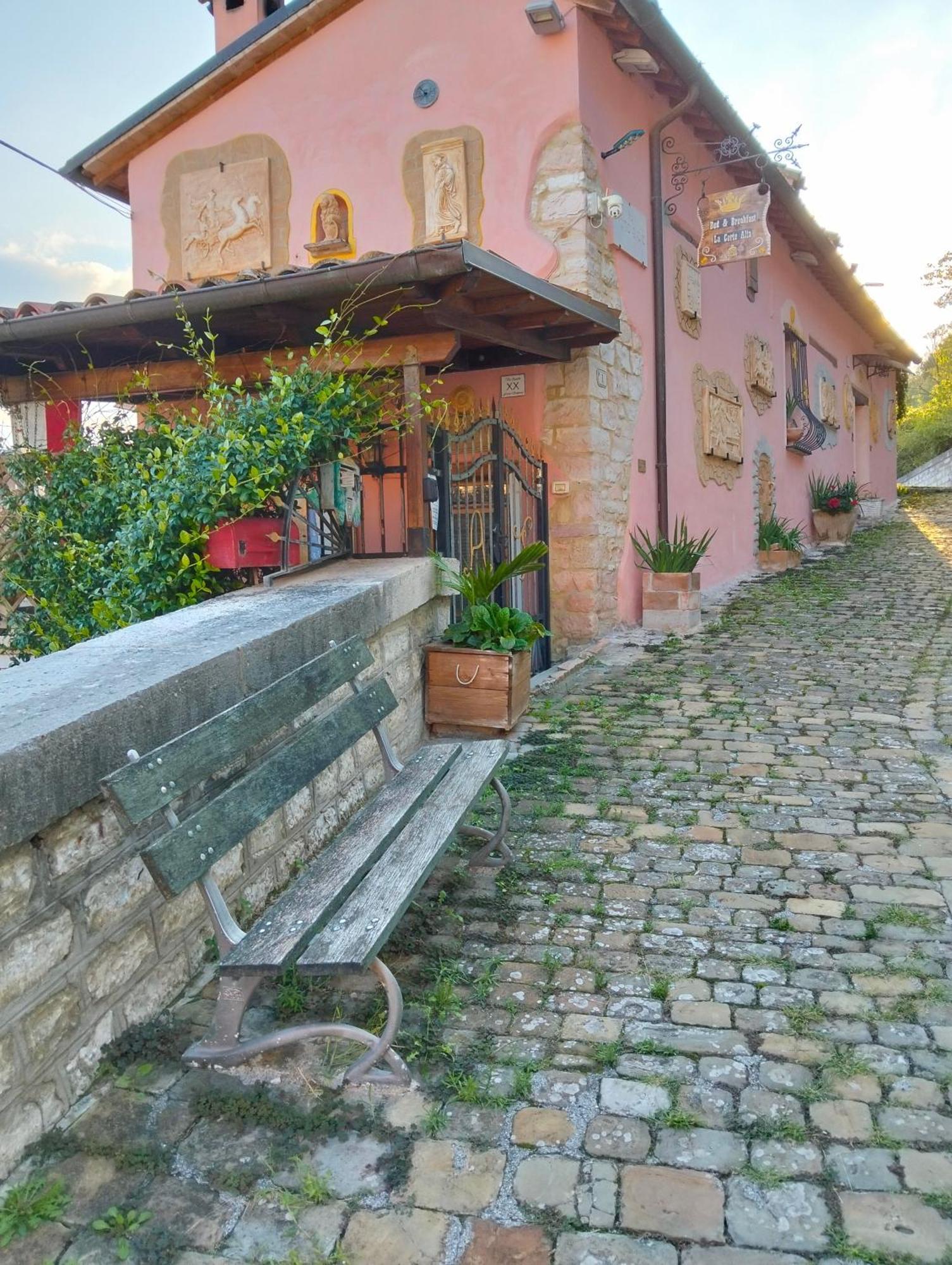 La Corte Alta Hotel Fossombrone Exterior photo