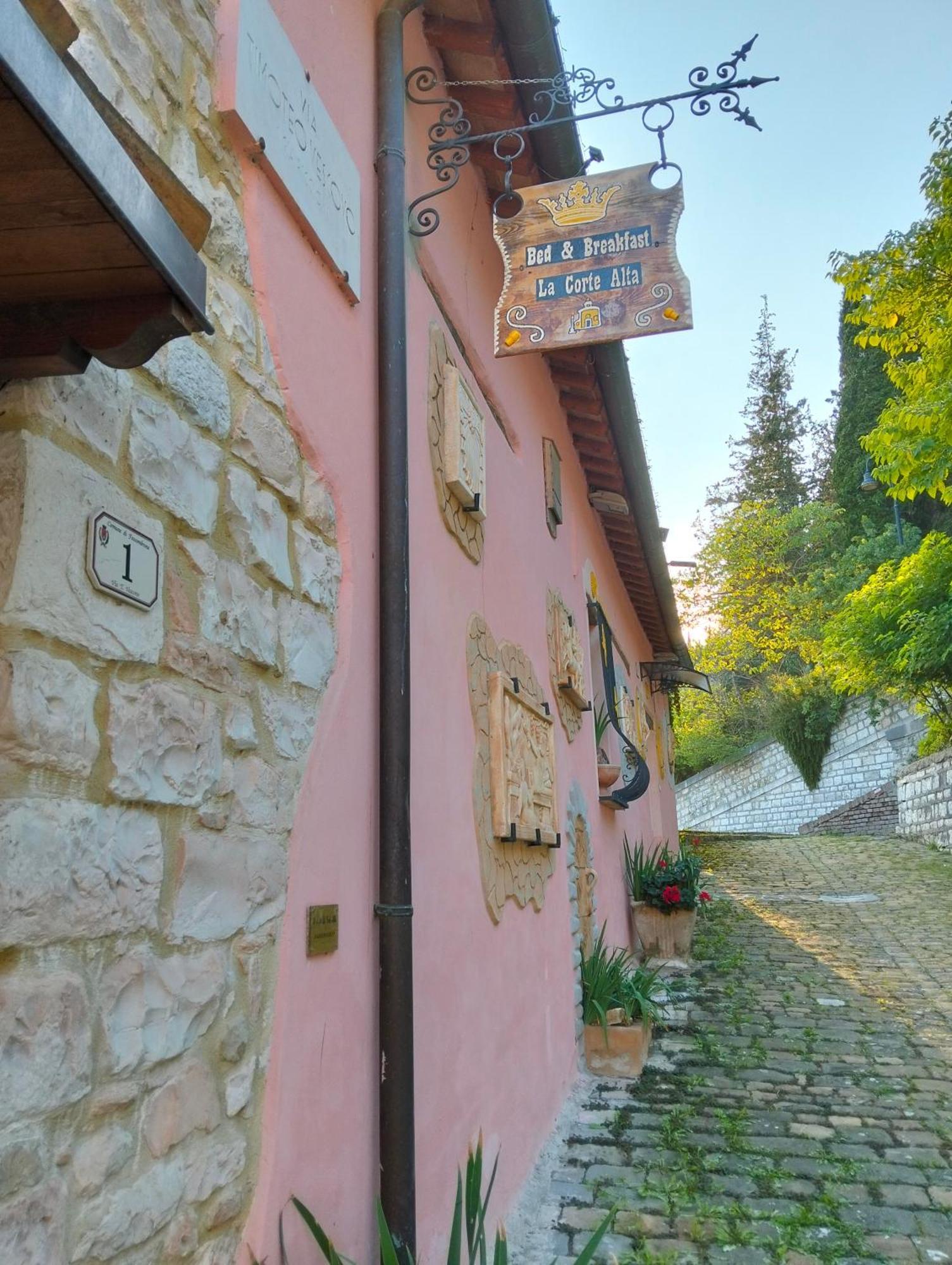 La Corte Alta Hotel Fossombrone Exterior photo